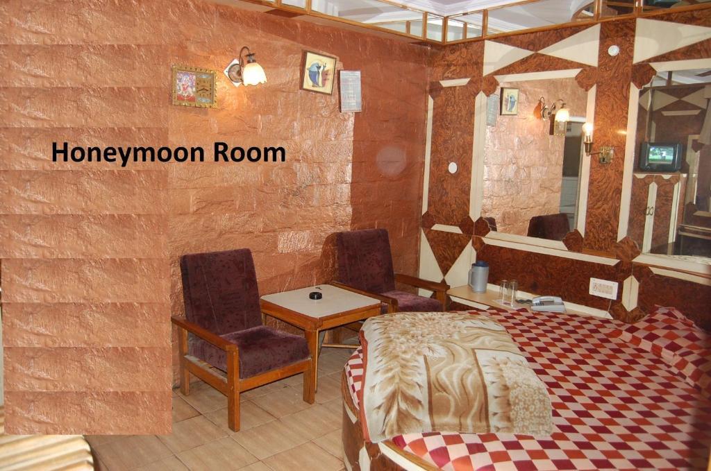Hotel Gulmarg Regency Shimla Rom bilde